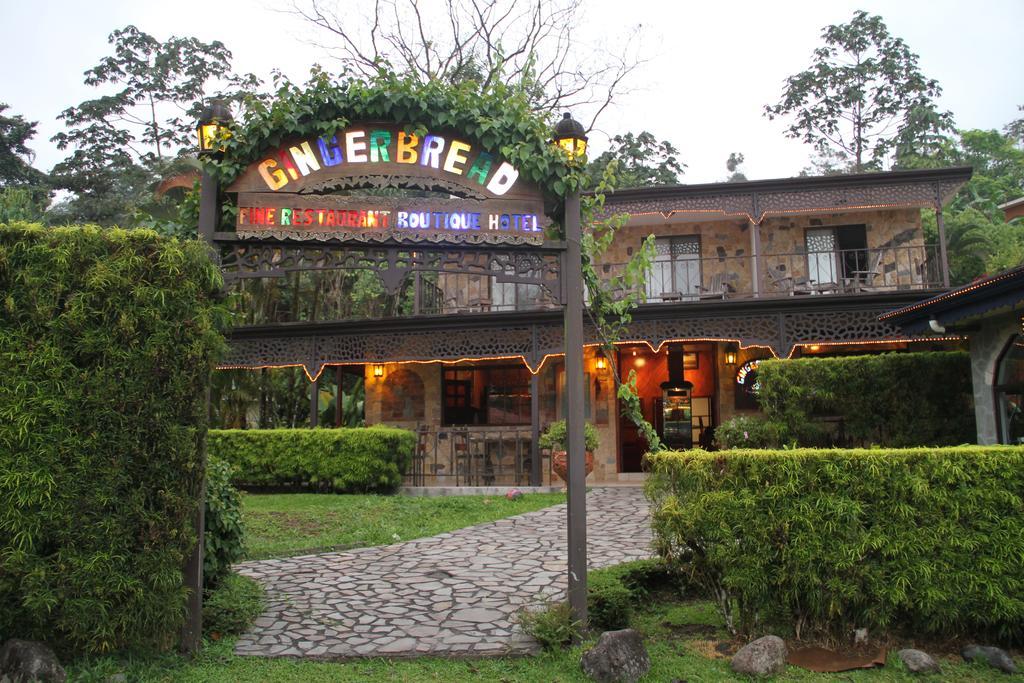 Gingerbread Restaurant & Hotel 纽沃阿雷纳尔 外观 照片