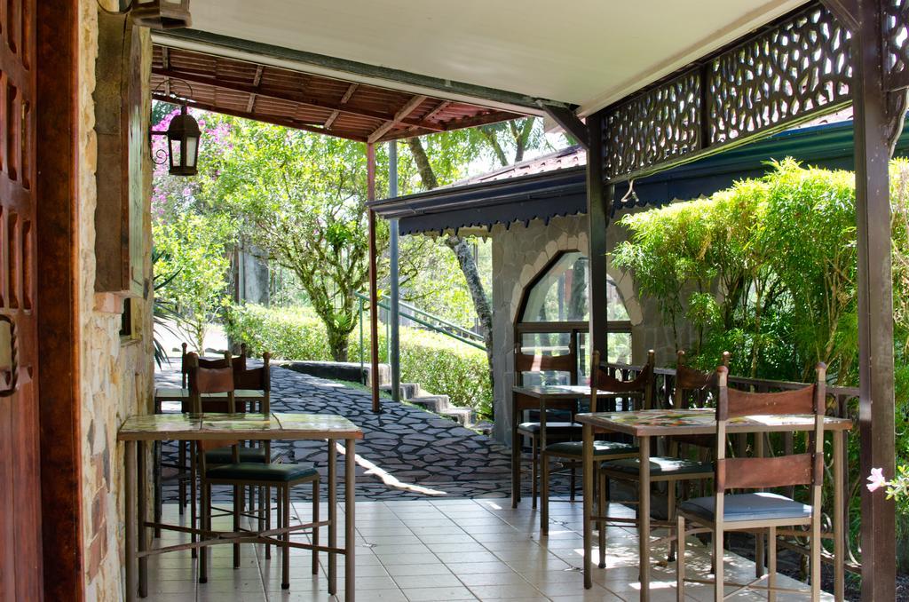 Gingerbread Restaurant & Hotel 纽沃阿雷纳尔 外观 照片