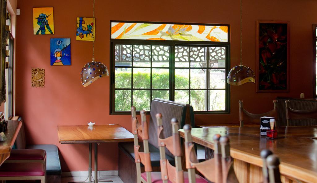 Gingerbread Restaurant & Hotel 纽沃阿雷纳尔 外观 照片